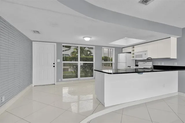 $2,295 | 704 Northeast 23rd Avenue, Unit 2, Pompano Beach, FL 33062