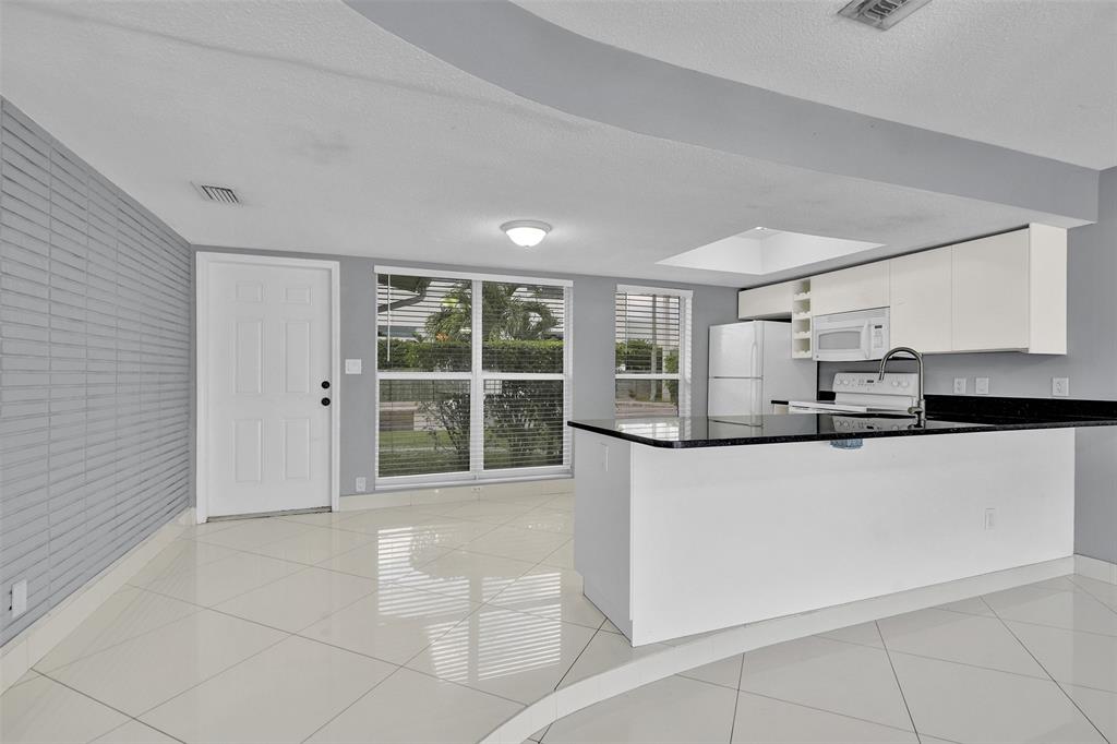 704 Northeast 23rd Avenue, Unit 2 Pompano Beach, FL 33062 - Photo 10 of 26