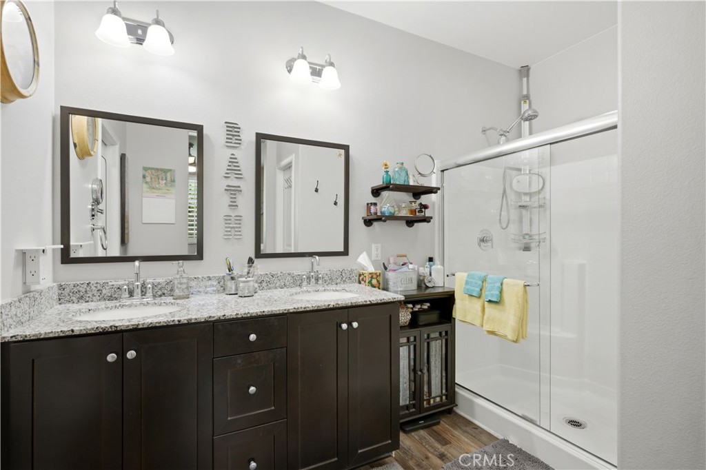30488 Carey Road Menifee, CA 92584 - Photo 22 of 30 Primary Bath