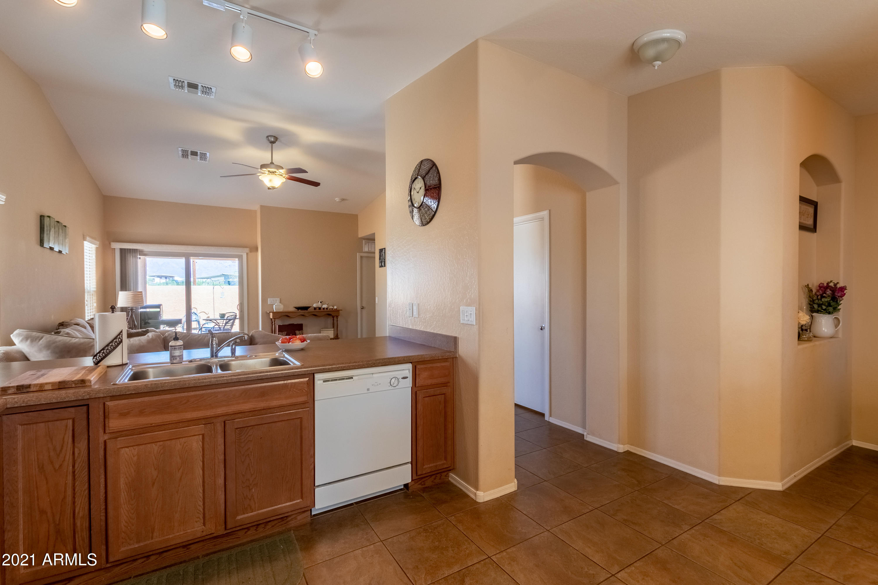 2821 South Conestoga Road Apache Junction, AZ 85119 - Photo 8 of 36 2821 S Conestoga Rd (full size)-13