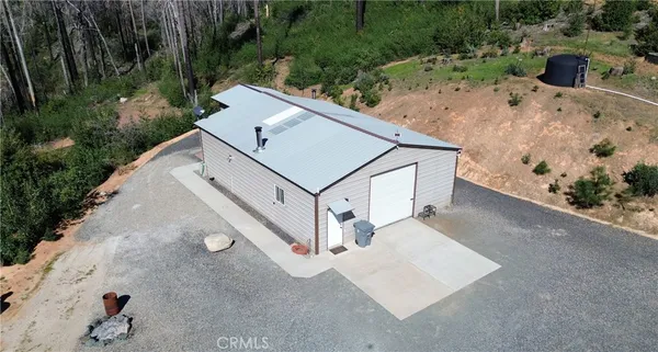 a view of a dry yard