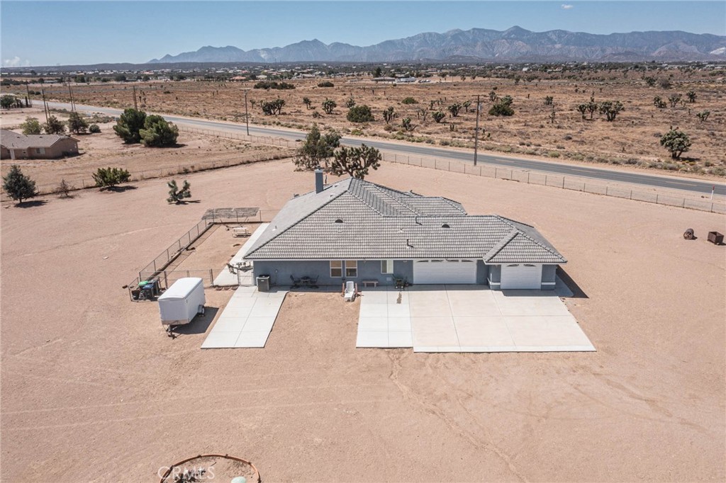 9735 Elsinore Road Oak Hills, CA 92344 - Photo 45 of 64