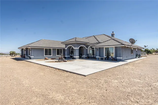 $675,000 | 9735 Elsinore Road, Oak Hills, CA 92344