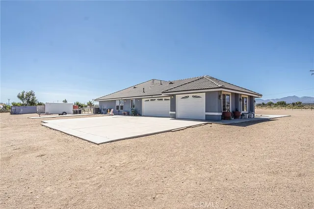 $675,000 | 9735 Elsinore Road, Oak Hills, CA 92344