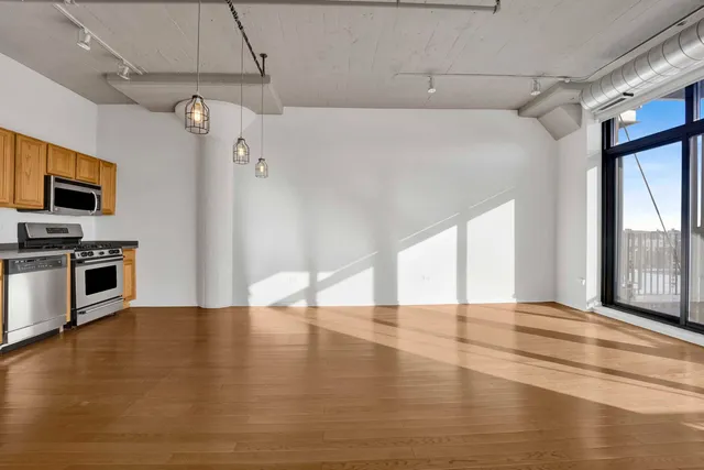 $270,000 | 1525 South Sangamon Street, Unit 610, Chicago, IL 60608