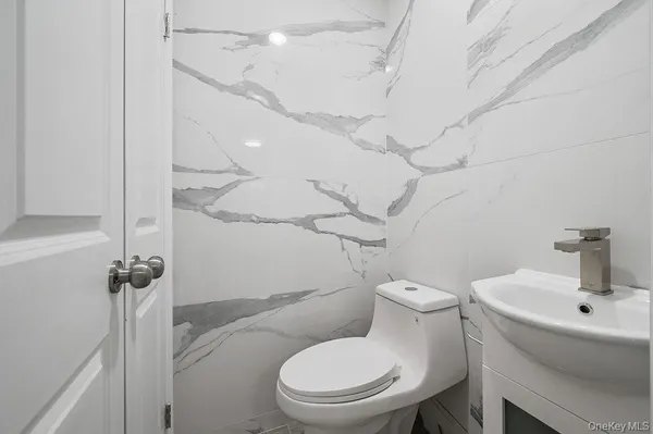 $2,290,000 | 106-05 49th Avenue | South Corona