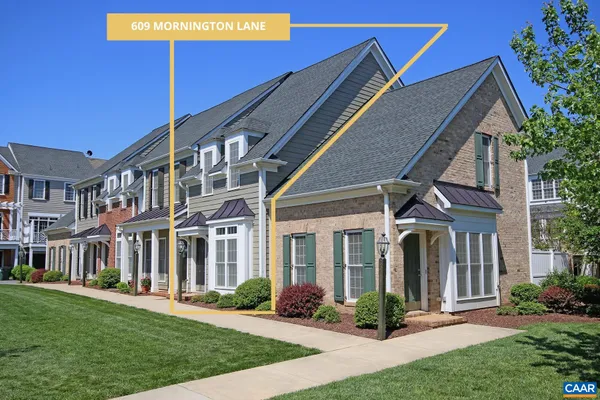 a view of an outdoor space and a yard