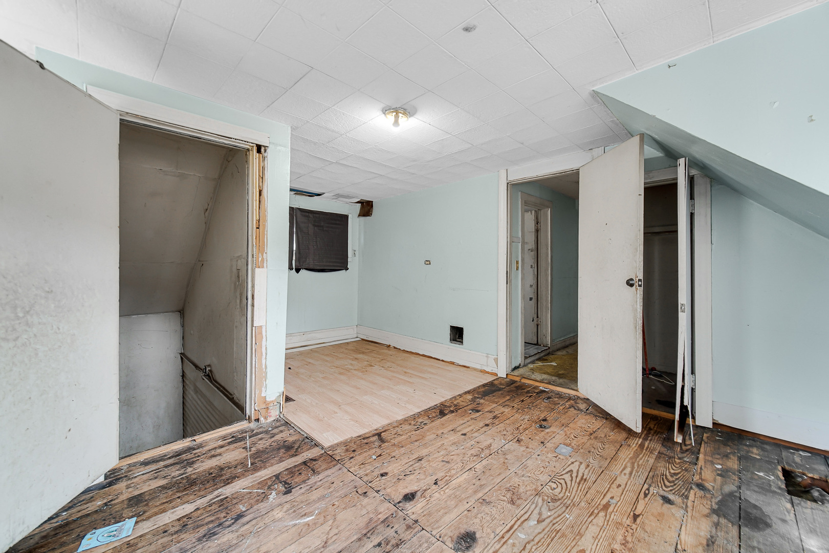 12220 South Normal Avenue Chicago, IL 60628 - Photo 19 of 22 a view of hallway