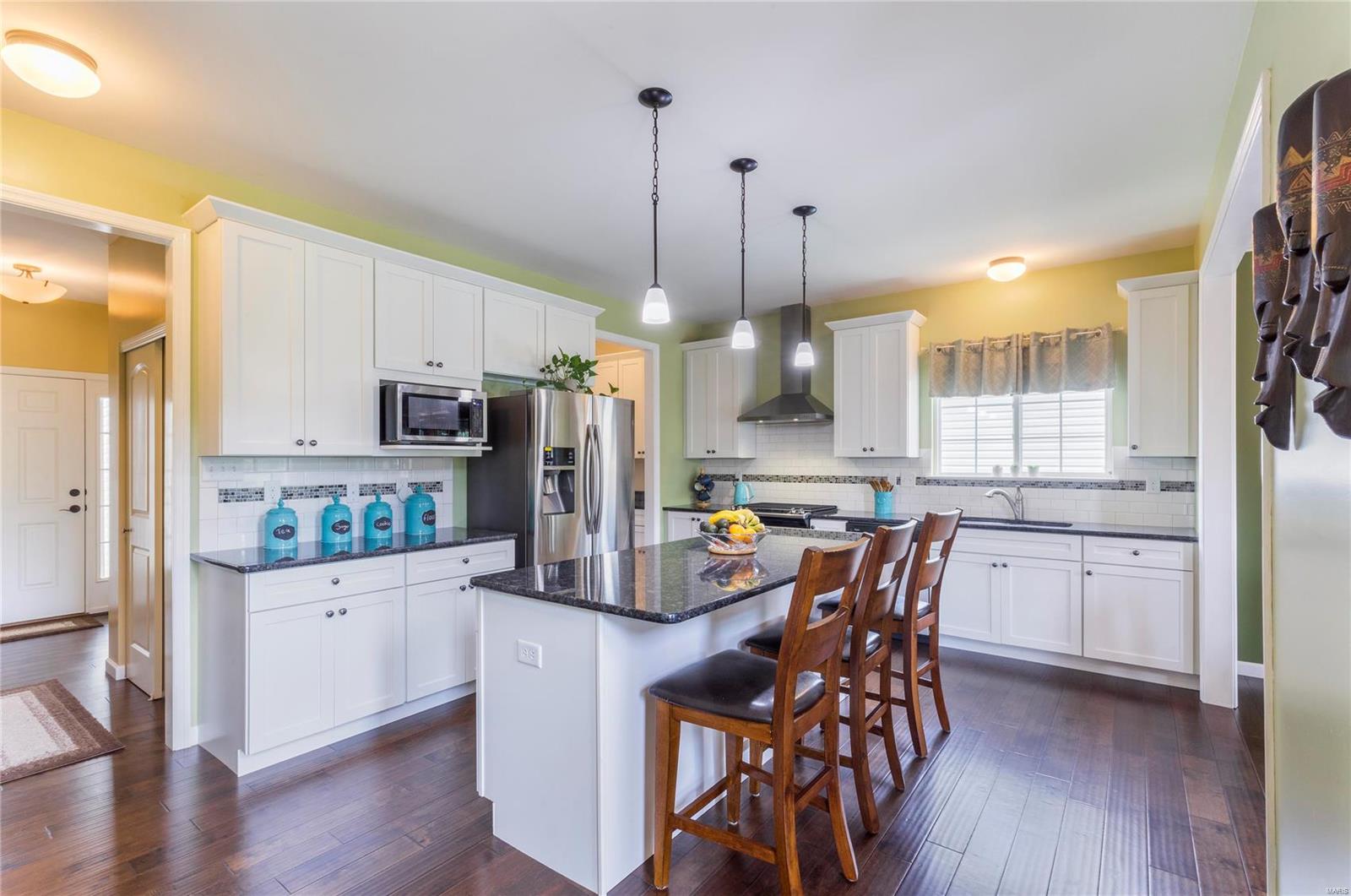 844 Fred Kemp Court Ballwin, MO 63021 - Photo 2 of 51