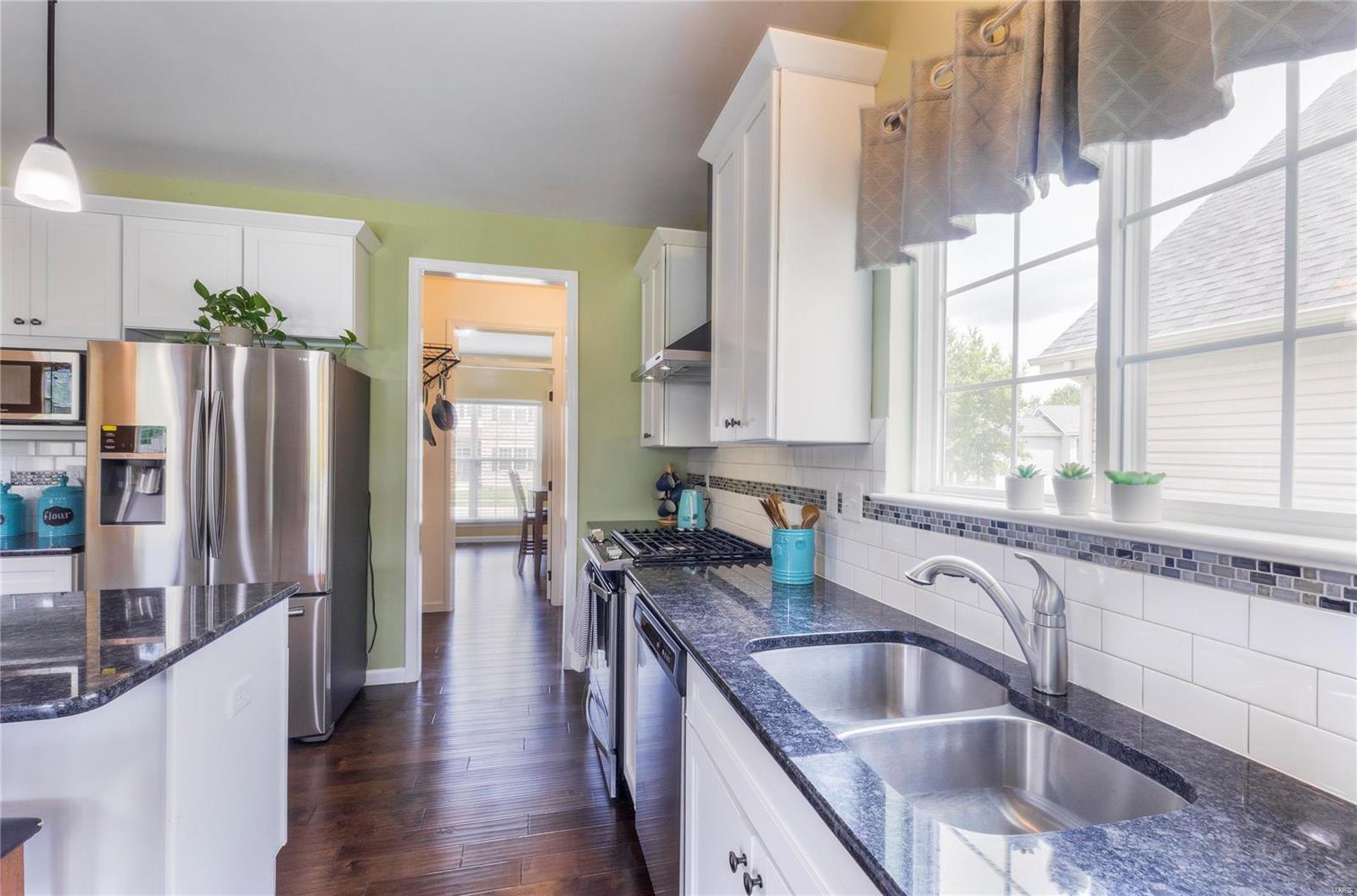 844 Fred Kemp Court Ballwin, MO 63021 - Photo 6 of 51