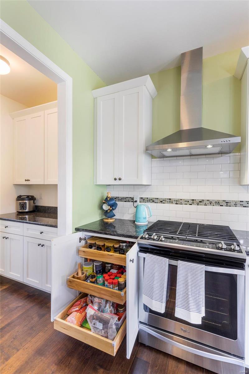 844 Fred Kemp Court Ballwin, MO 63021 - Photo 7 of 51