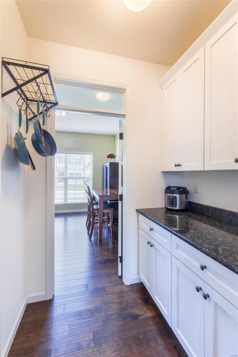 844 Fred Kemp Court Ballwin, MO 63021 - Photo 8 of 51