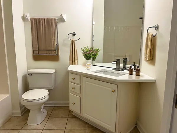 $174,900 | 10550 Baymeadows Road, Unit 425, Jacksonville, FL 32256