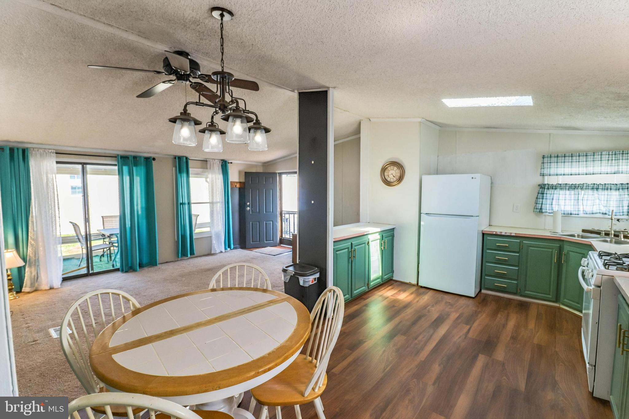 345 Jacobs Loop Bear, DE 19701 - Photo 14 of 19 Kitchen area/living area