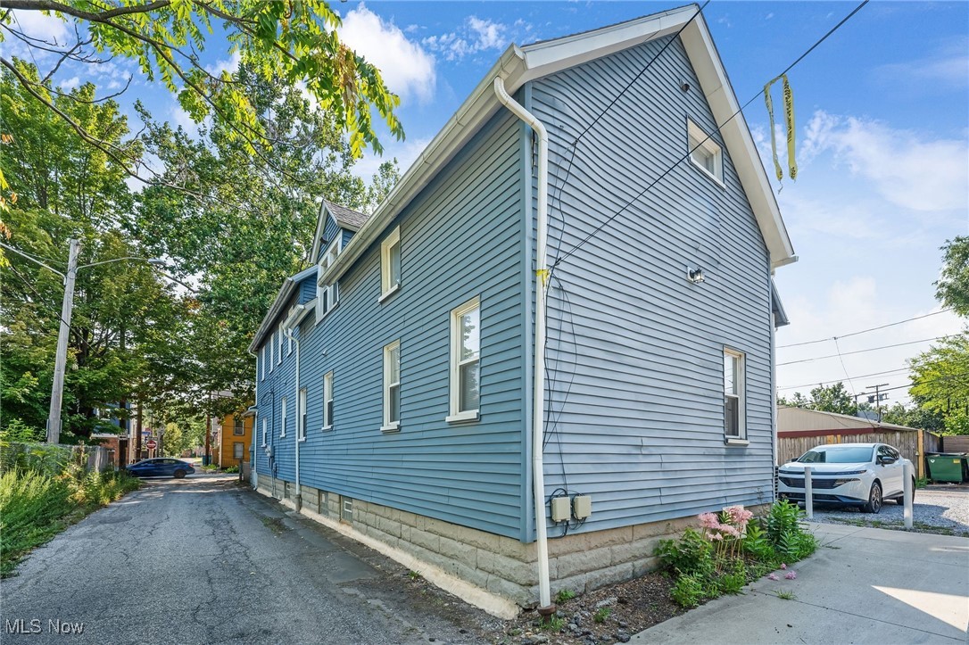 1960 Randall Road Cleveland, OH 44113 - Photo 5 of 27 Gallery Image 5