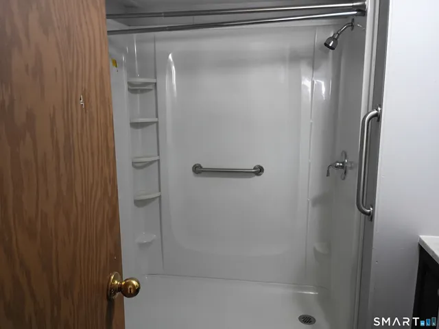 $79,900 | 6 5th Avenue, Shelton, CT 06484