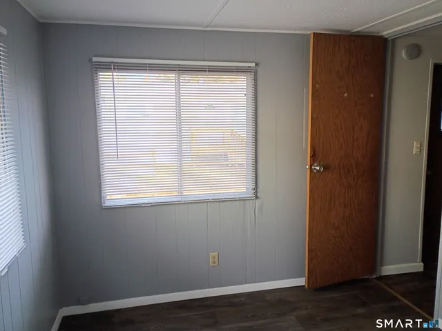 $79,900 | 6 5th Avenue, Shelton, CT 06484