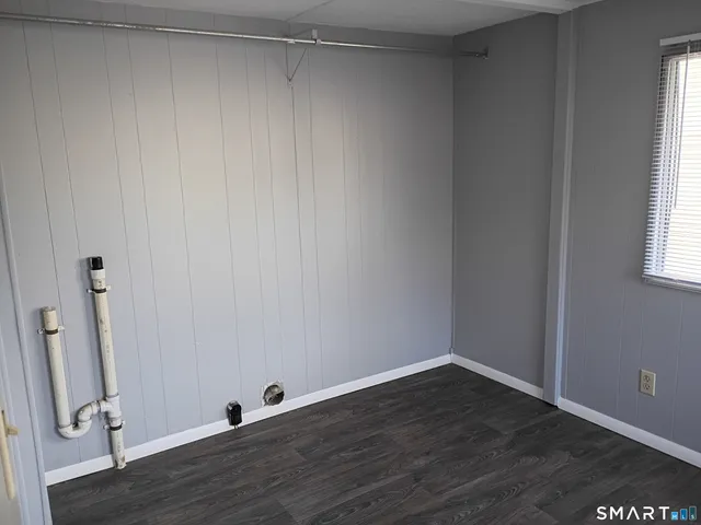 $79,900 | 6 5th Avenue, Shelton, CT 06484