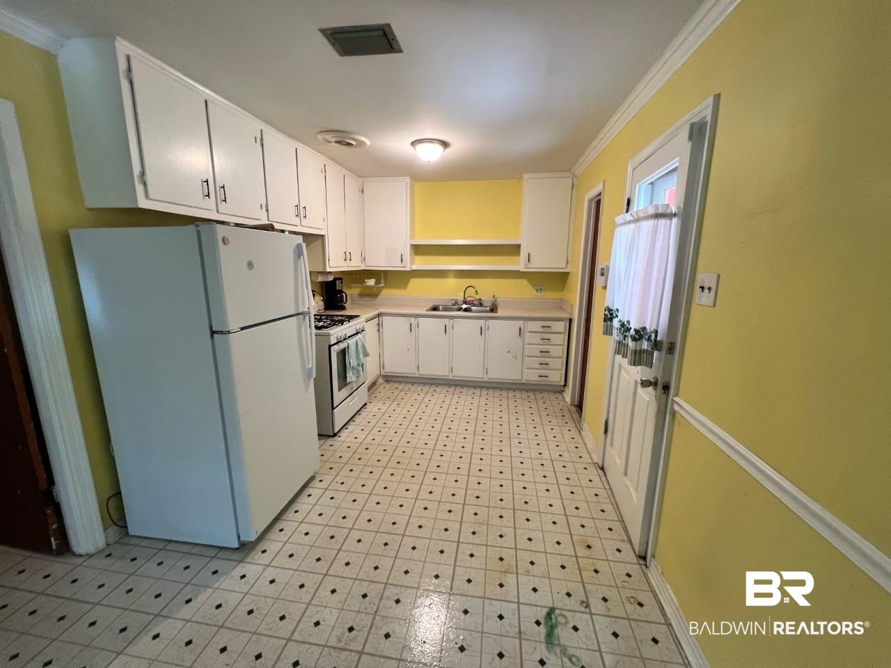 1300 Charmaine Circle Mobile, AL 36605 - Photo 8 of 11