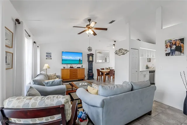 $1,850 | 3518 Southwest 8th Court, Cape Coral, FL 33914