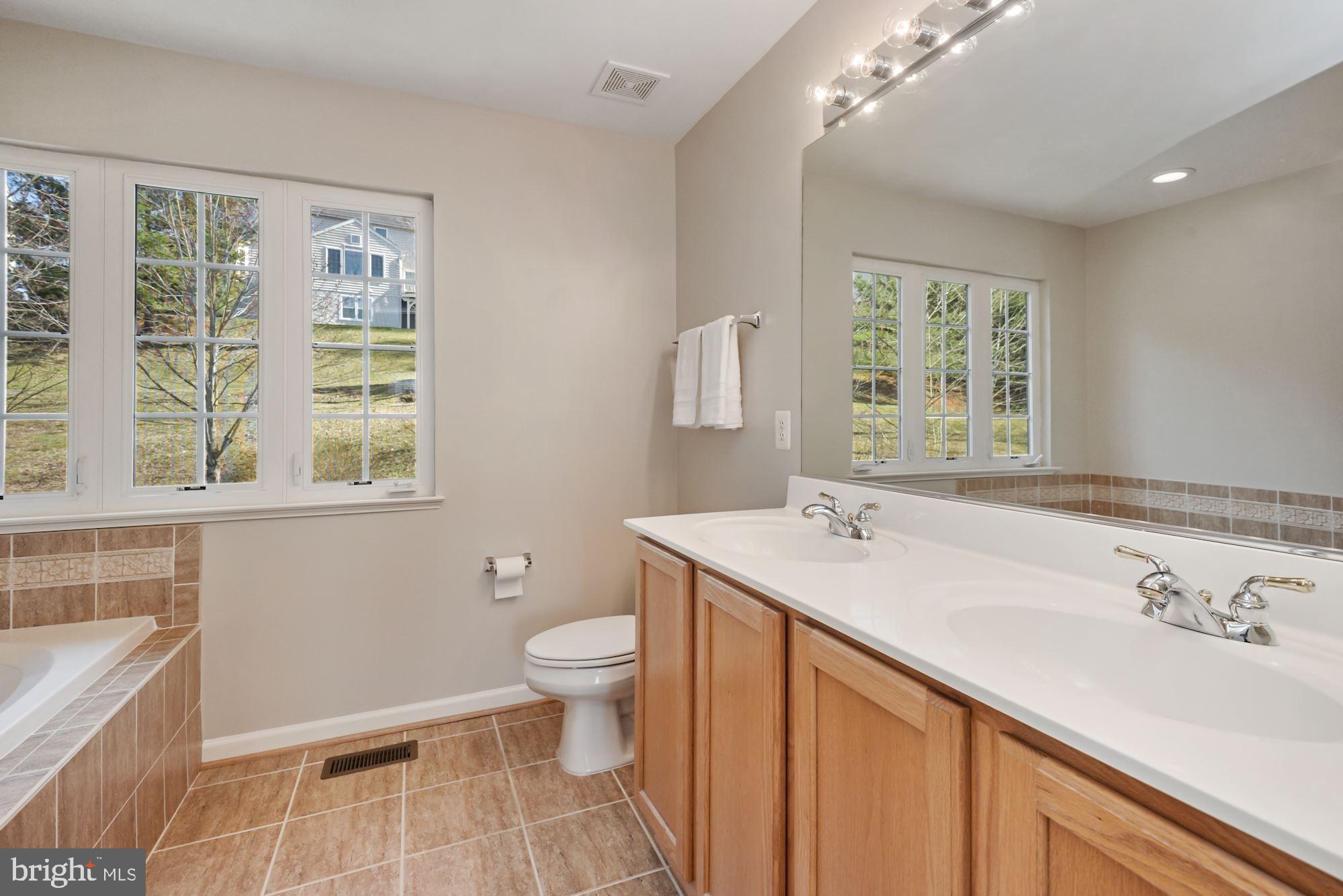 11025 Country Club Road New Market, MD 21774 - Photo 22 of 52 Primary Full Bath