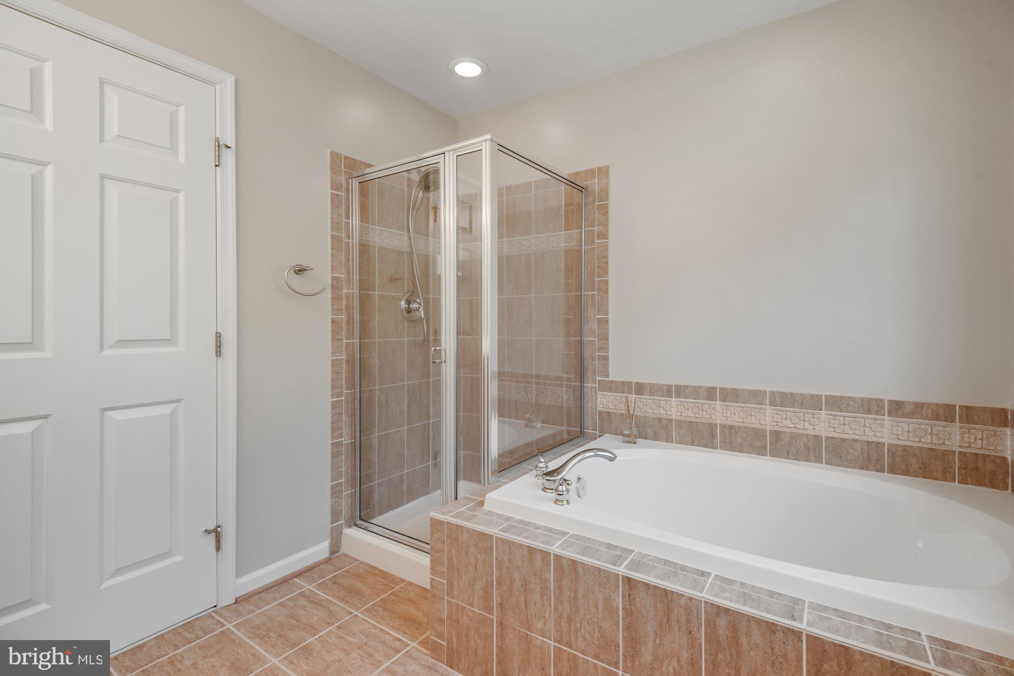 11025 Country Club Road New Market, MD 21774 - Photo 23 of 52 Primary Full Bath