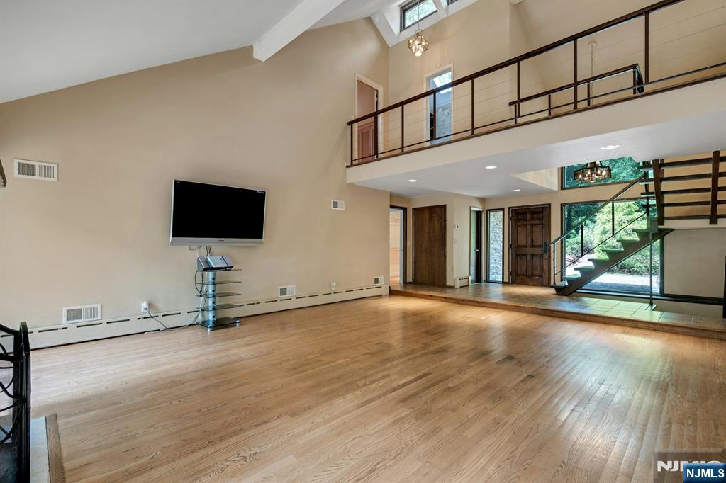 737 Ridge Road Butler, NJ 07405 - Photo 11 of 31