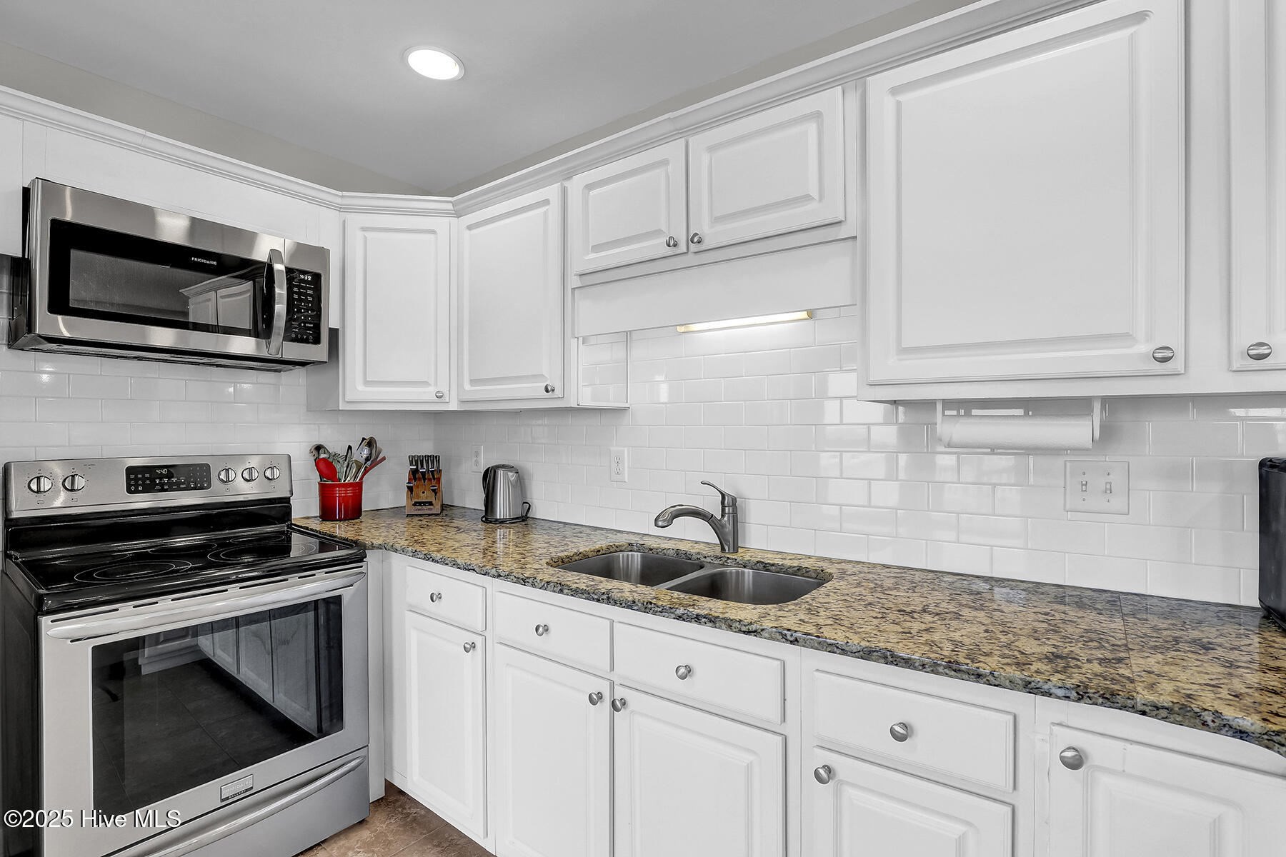 503 Topsail Road North Topsail Beach, NC 28460 - Photo 9 of 37 6G8A3582