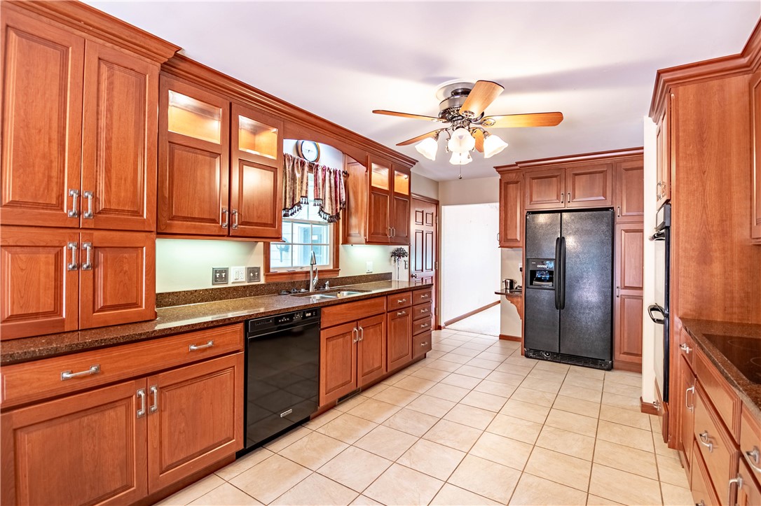 2951 Blackstone Drive Decatur, IL 62522 - Photo 16 of 43 Gallery Image 16