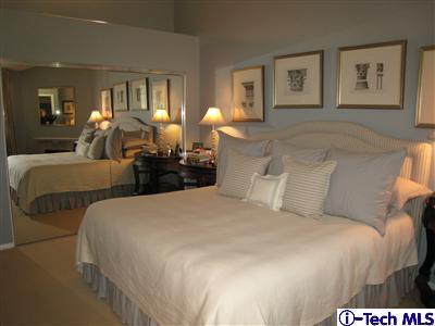 Undisclosed Address Burbank, CA 91501 - Photo 14 of 21 a bedroom with two beds and two couches