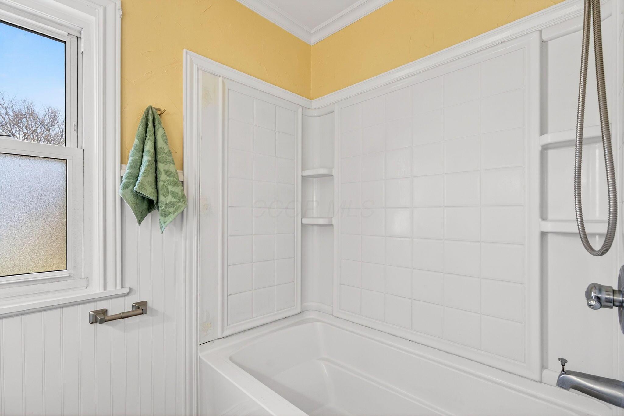 892 North Court Street Circleville, OH 43113 - Photo 48 of 58 Upper Level Full Bath