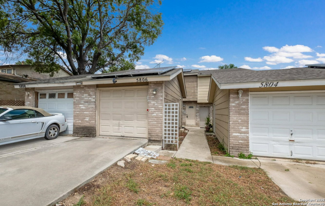 5806 Rue Royale San Antonio, TX 78240 - Photo 1 of 19