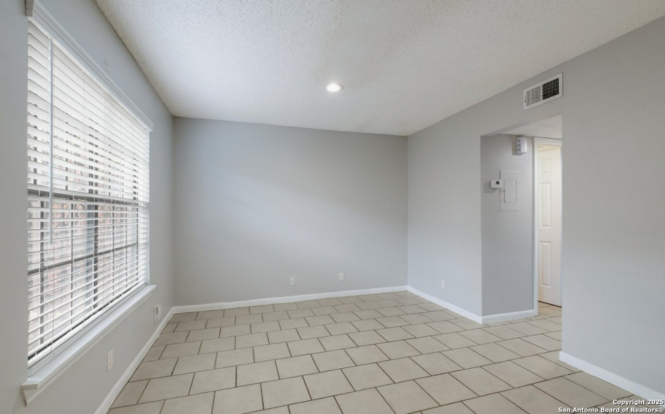 5806 Rue Royale San Antonio, TX 78240 - Photo 4 of 19