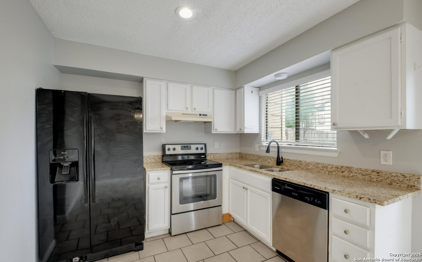 5806 Rue Royale San Antonio, TX 78240 - Photo 8 of 19