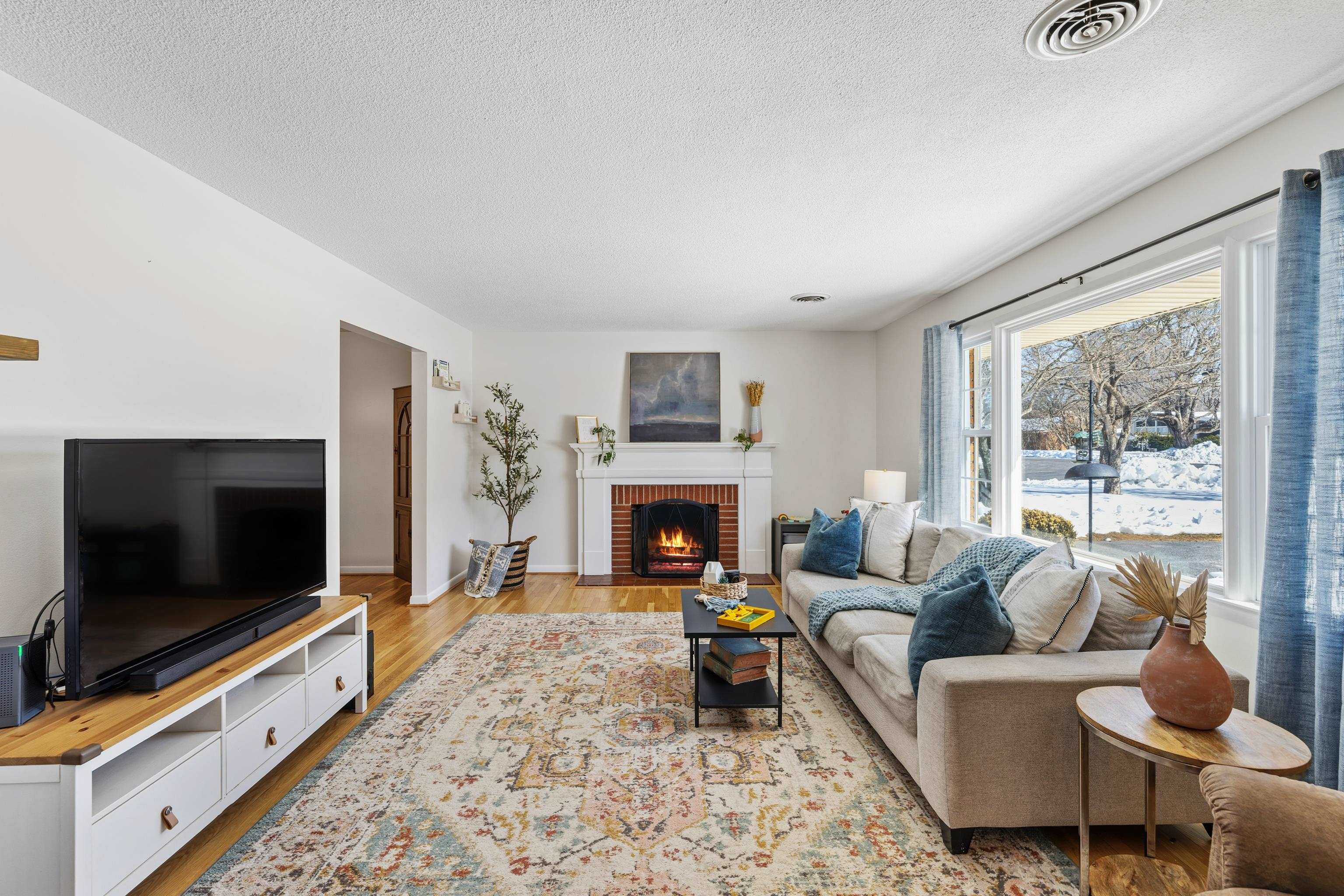 1200 Club Road Waynesboro, VA 22980 - Photo 9 of 70 main level living room
