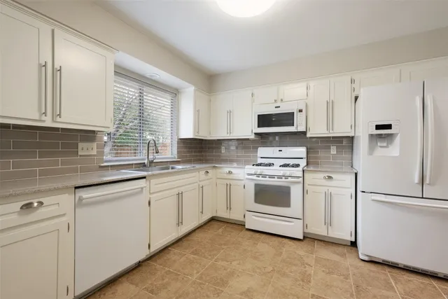 $2,400 | 12302 Eagle Rock Cove, Austin, TX 78750