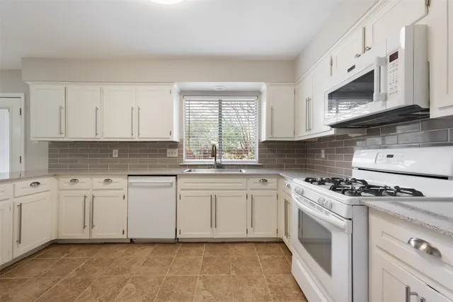 $2,400 | 12302 Eagle Rock Cove, Austin, TX 78750