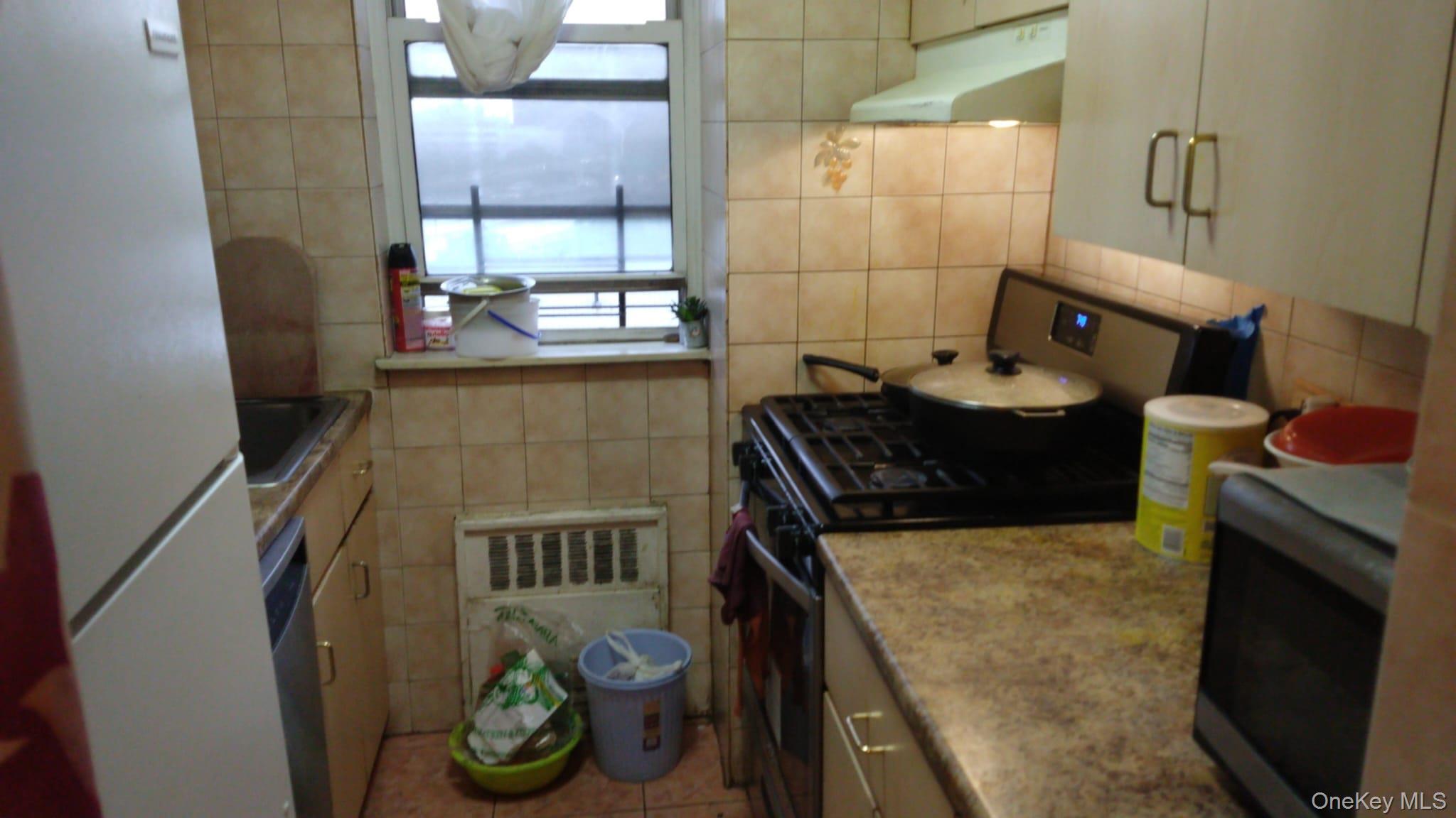 86-05 60th Road, Unit 3B Queens, NY 11373 - Photo 5 of 8