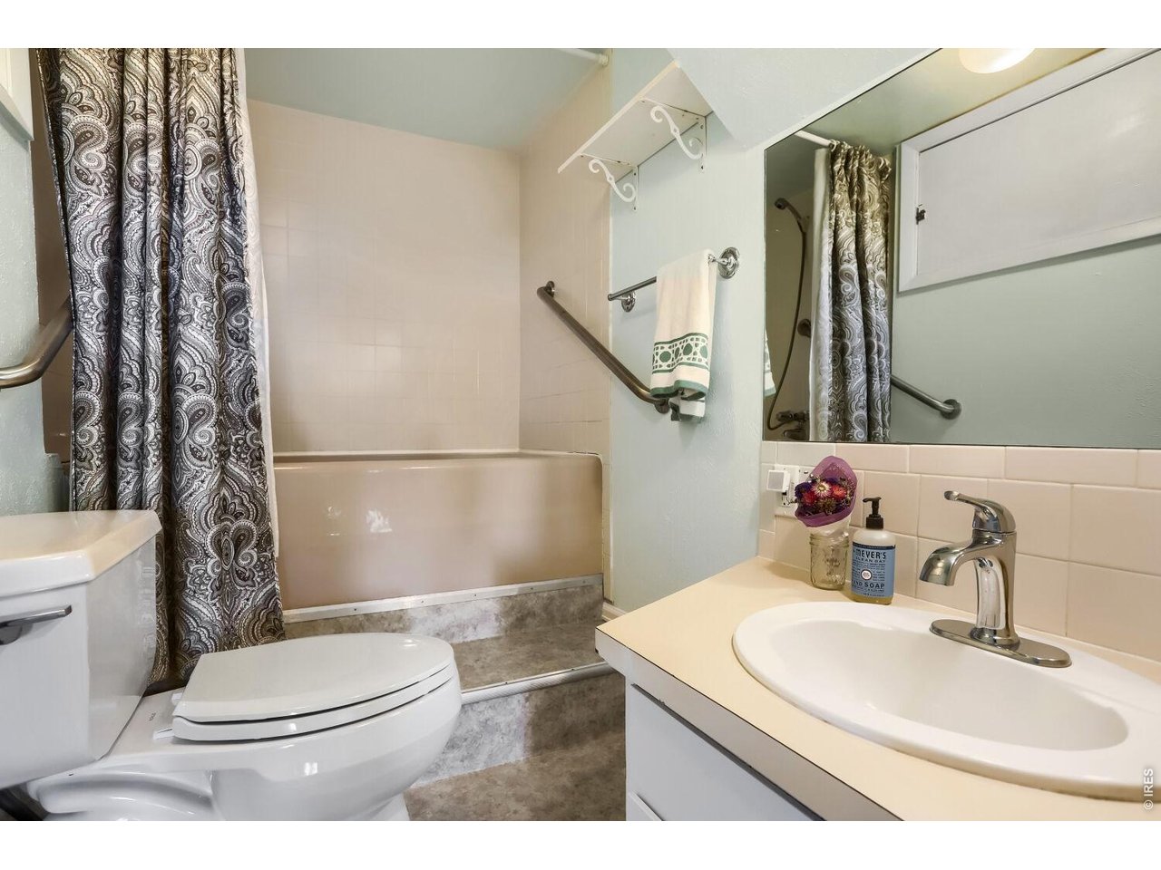 266 Peakview Road Boulder, CO 80302 - Photo 29 of 50 Lower level full bath