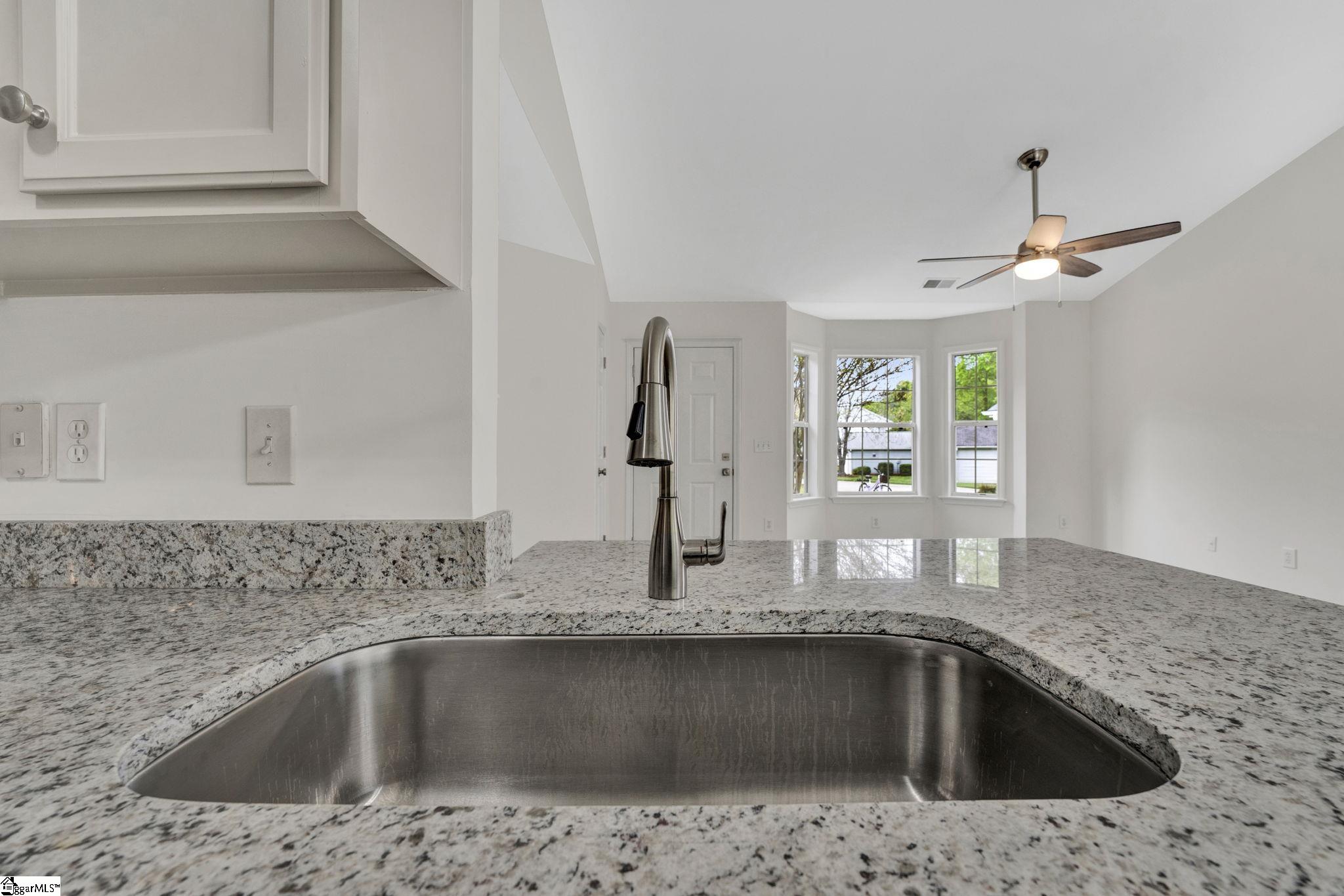 123 Hawkesbury Road Simpsonville, SC 29681 - Photo 12 of 32 Gallery Image 12