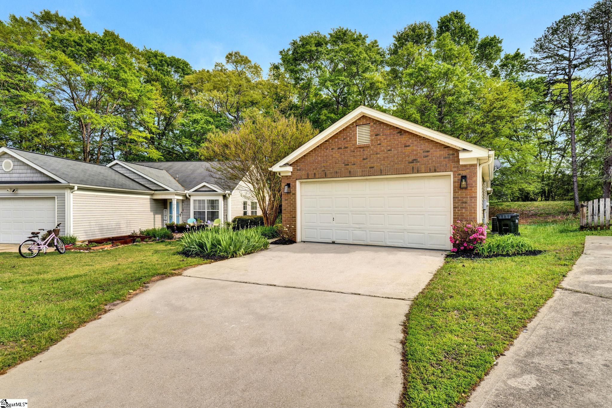 123 Hawkesbury Road Simpsonville, SC 29681 - Photo 3 of 32 Gallery Image 3