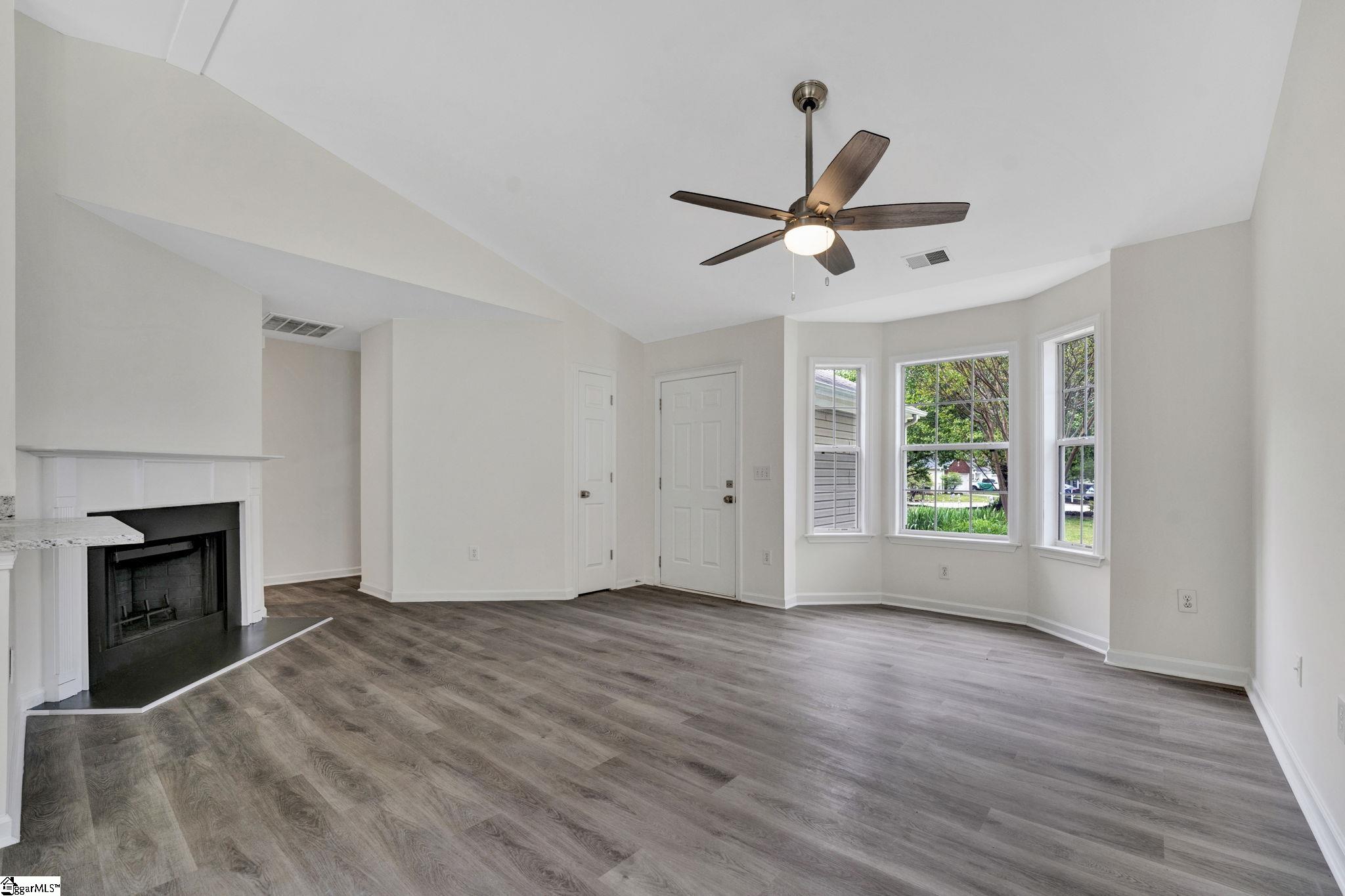 123 Hawkesbury Road Simpsonville, SC 29681 - Photo 7 of 32 Gallery Image 7
