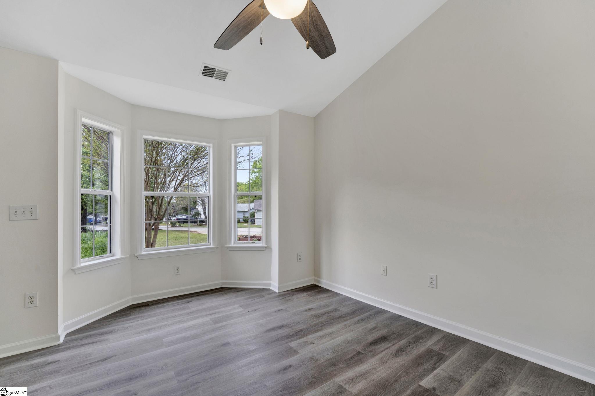 123 Hawkesbury Road Simpsonville, SC 29681 - Photo 8 of 32 Gallery Image 8
