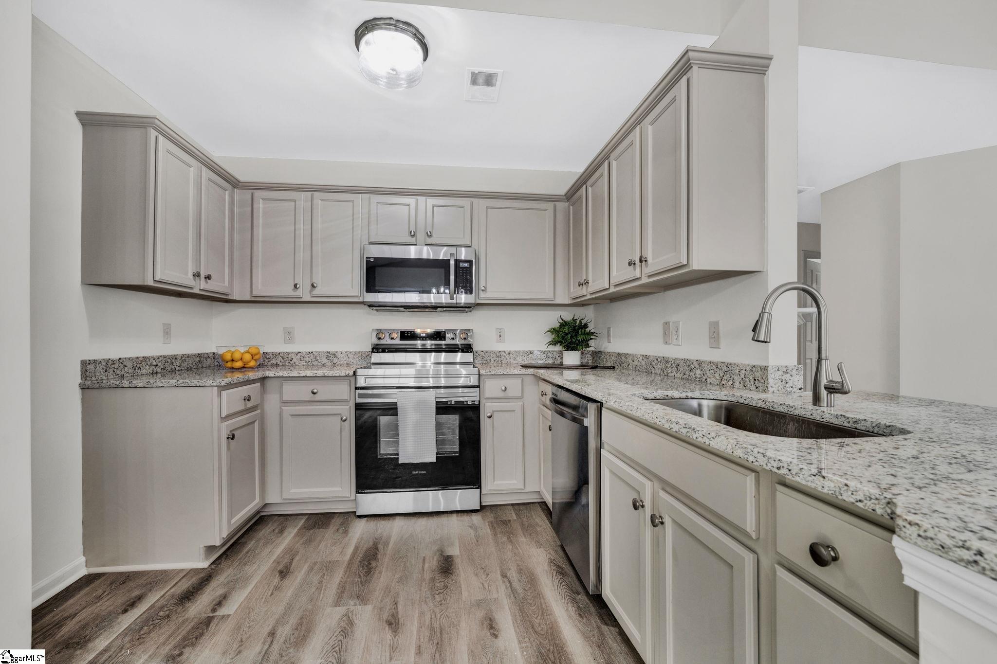 123 Hawkesbury Road Simpsonville, SC 29681 - Photo 10 of 32 Gallery Image 10