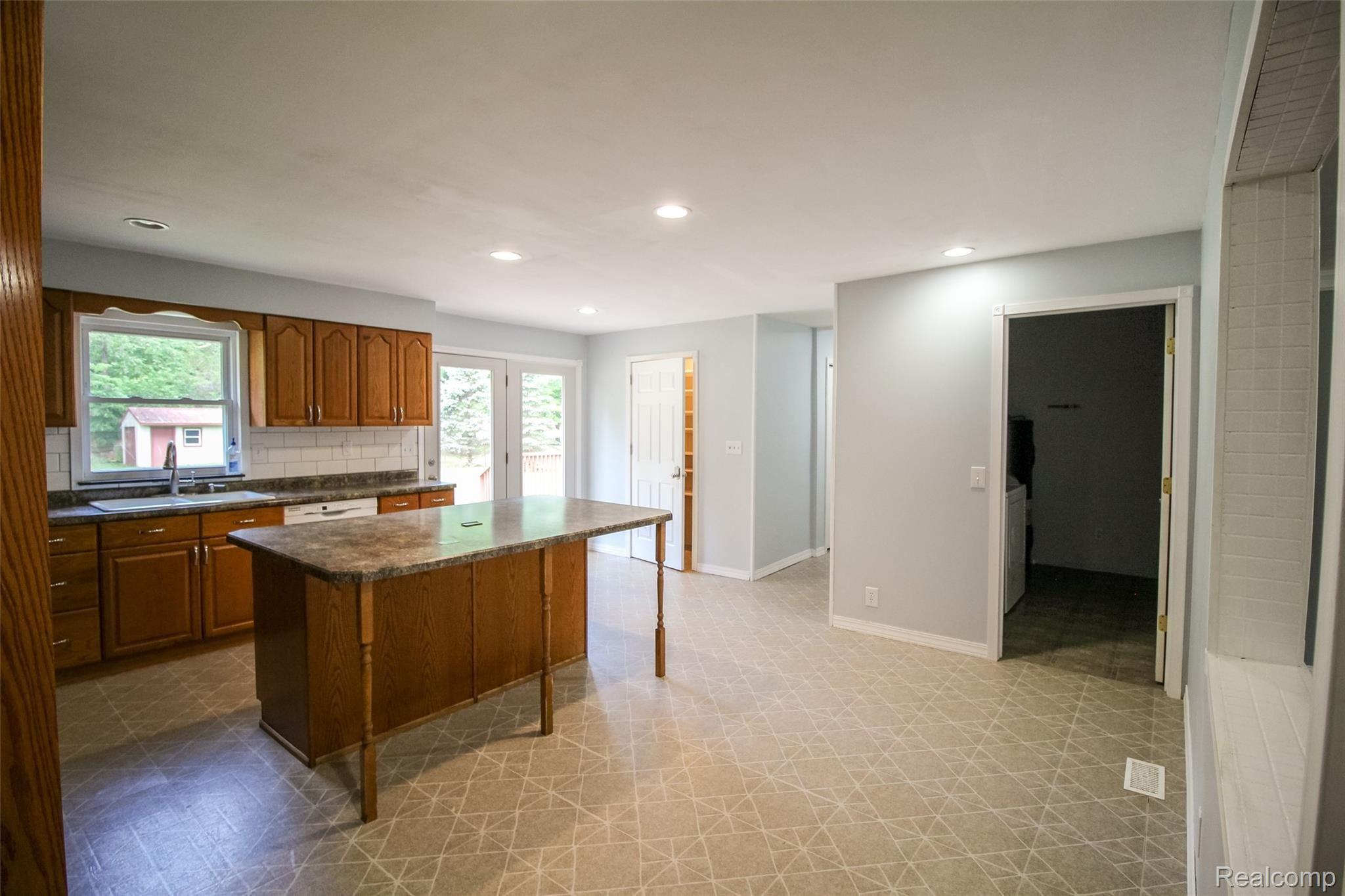 12610 Dorwood Road Burt, MI 48417 - Photo 18 of 31 IMG_4500.JPG