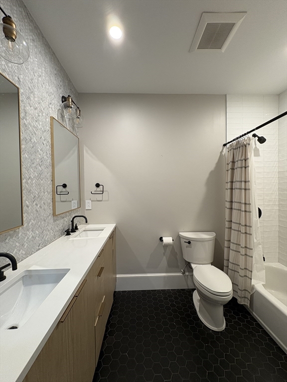 15 Lanark Road, Unit 2 Brookline, MA 02445 - Photo 12 of 17