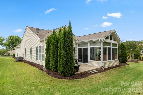 $569,000 | 2009 Maned Goose Court, Fort Mill, SC 29707