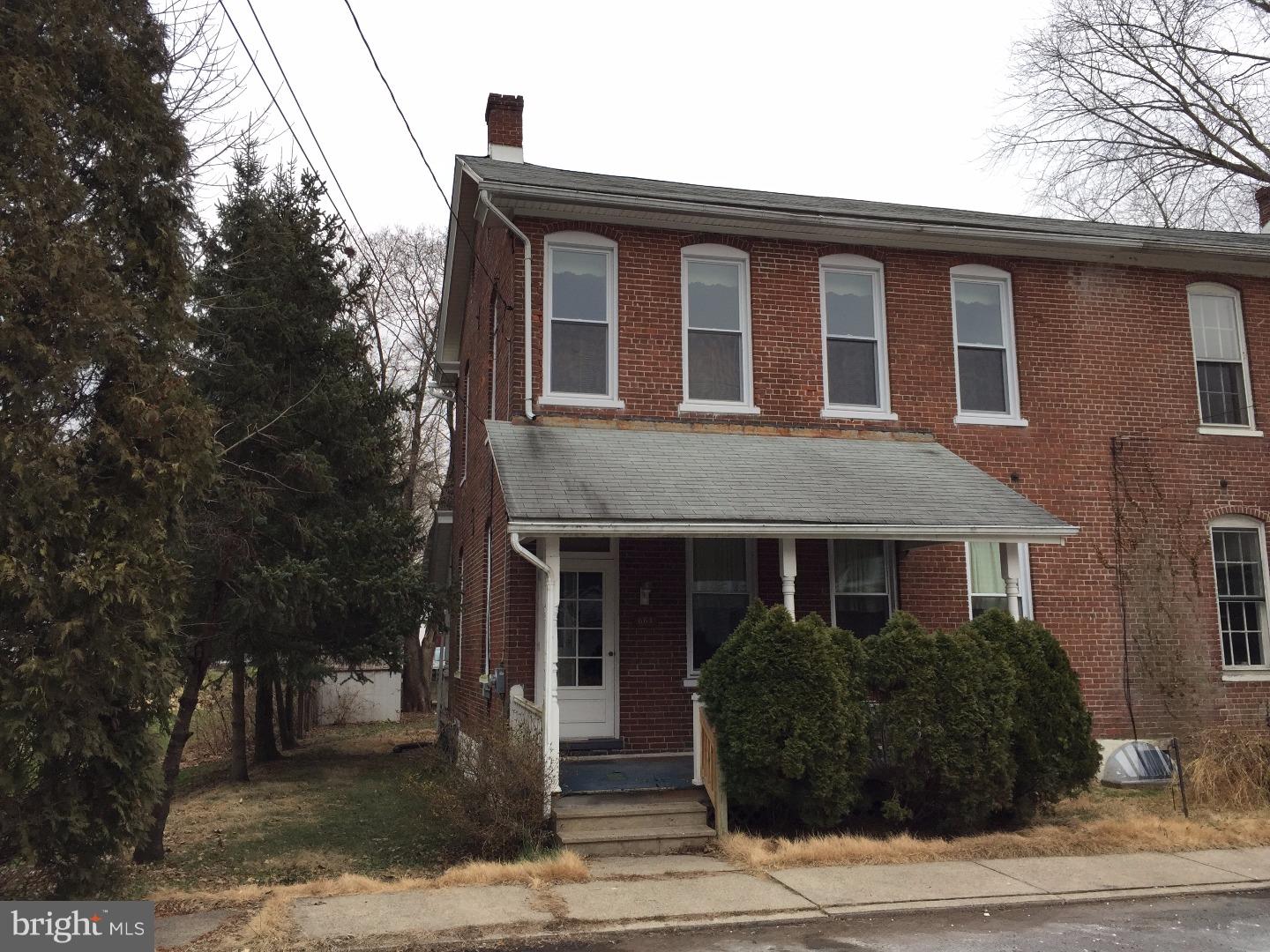 664 Wayside Way Riegelsville, PA 18077 - Photo 1 of 10 Exterior Front