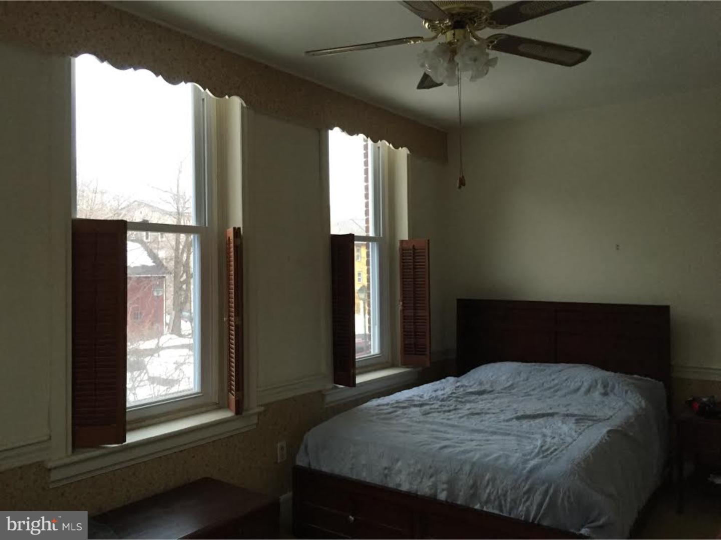 664 Wayside Way Riegelsville, PA 18077 - Photo 6 of 10 Bedroom - Main