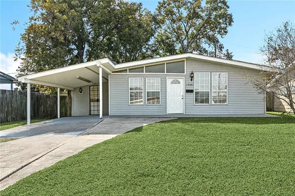 $1,700 | 1918 Cedarwood Avenue, Terrytown, LA 70056